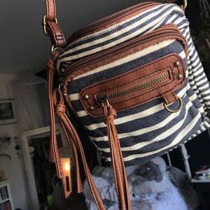 Cross body handbag
